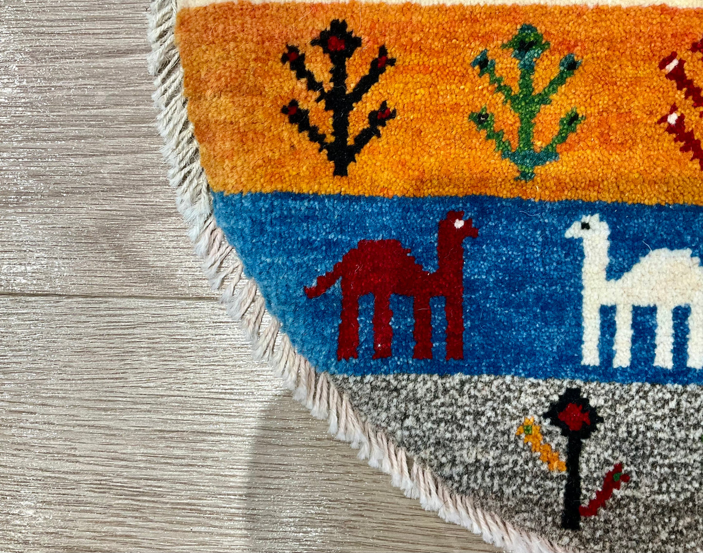 ギャッベ アマレバフト 40cm x 39cm T2185