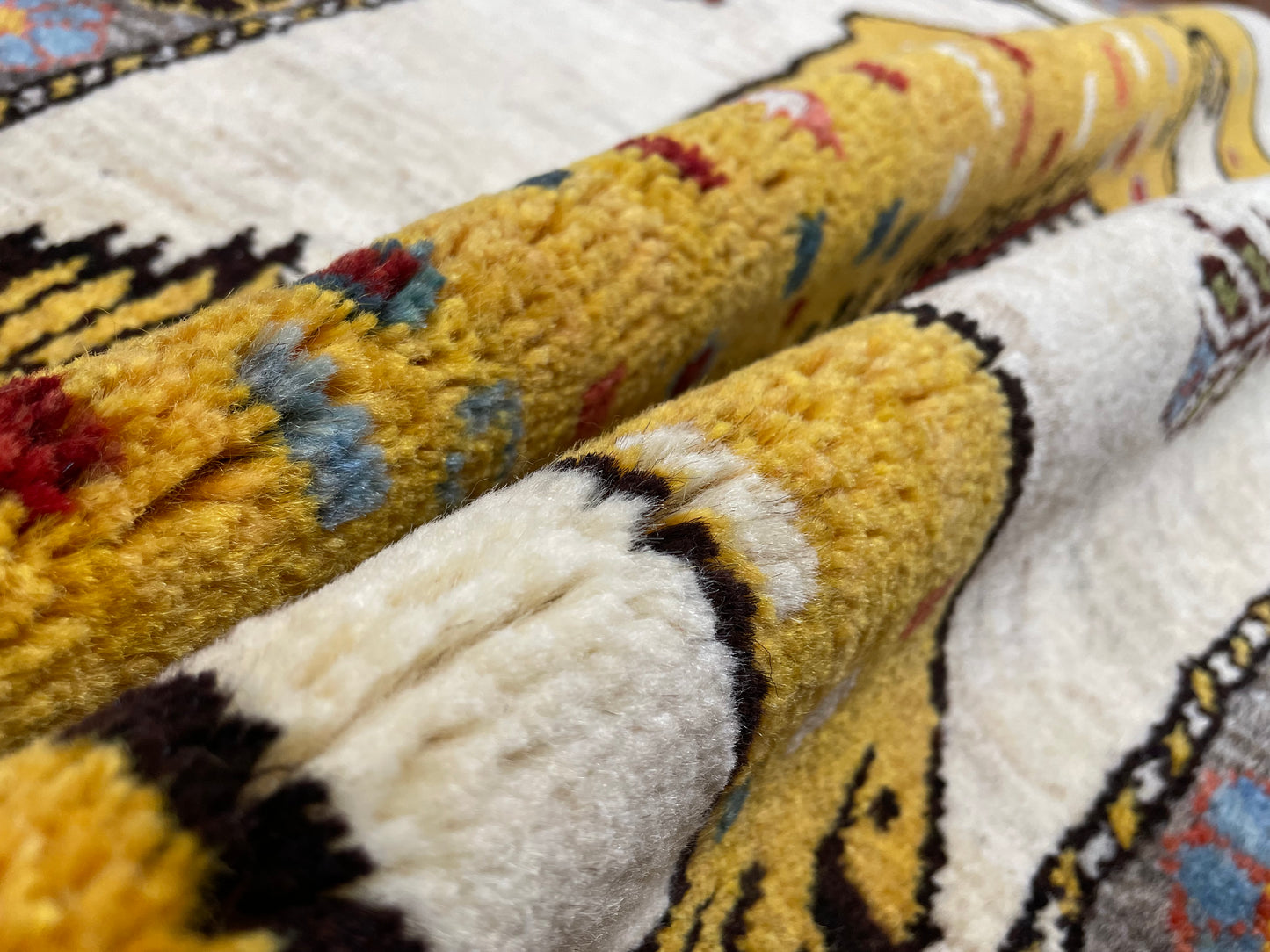 【オンライン限定】ギャッベ アマレバフト 120cm x 74cm RJ13277
