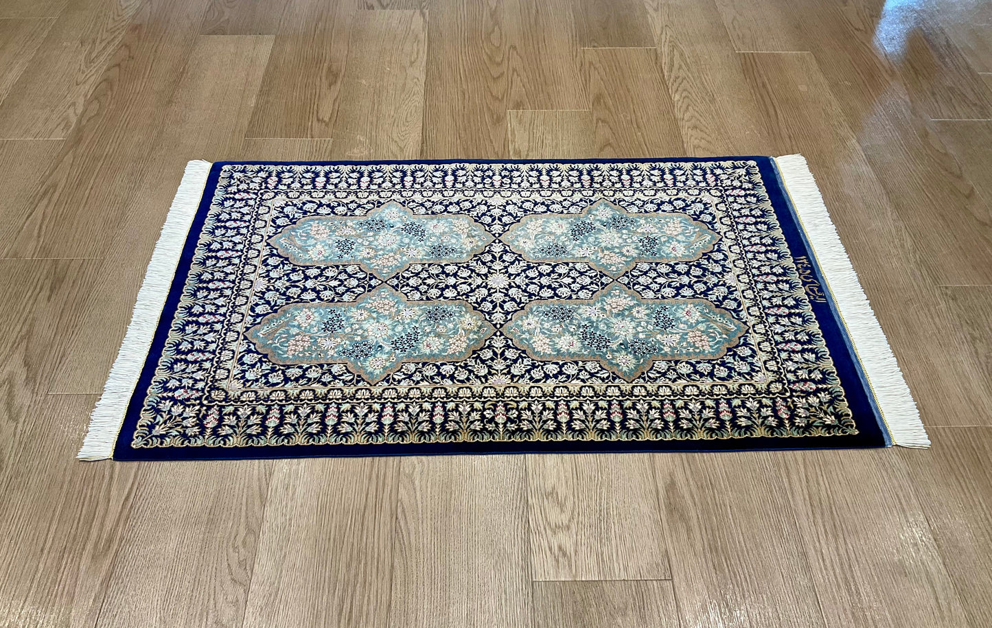 クム エリヤシー工房 90cm x 60cm A11051