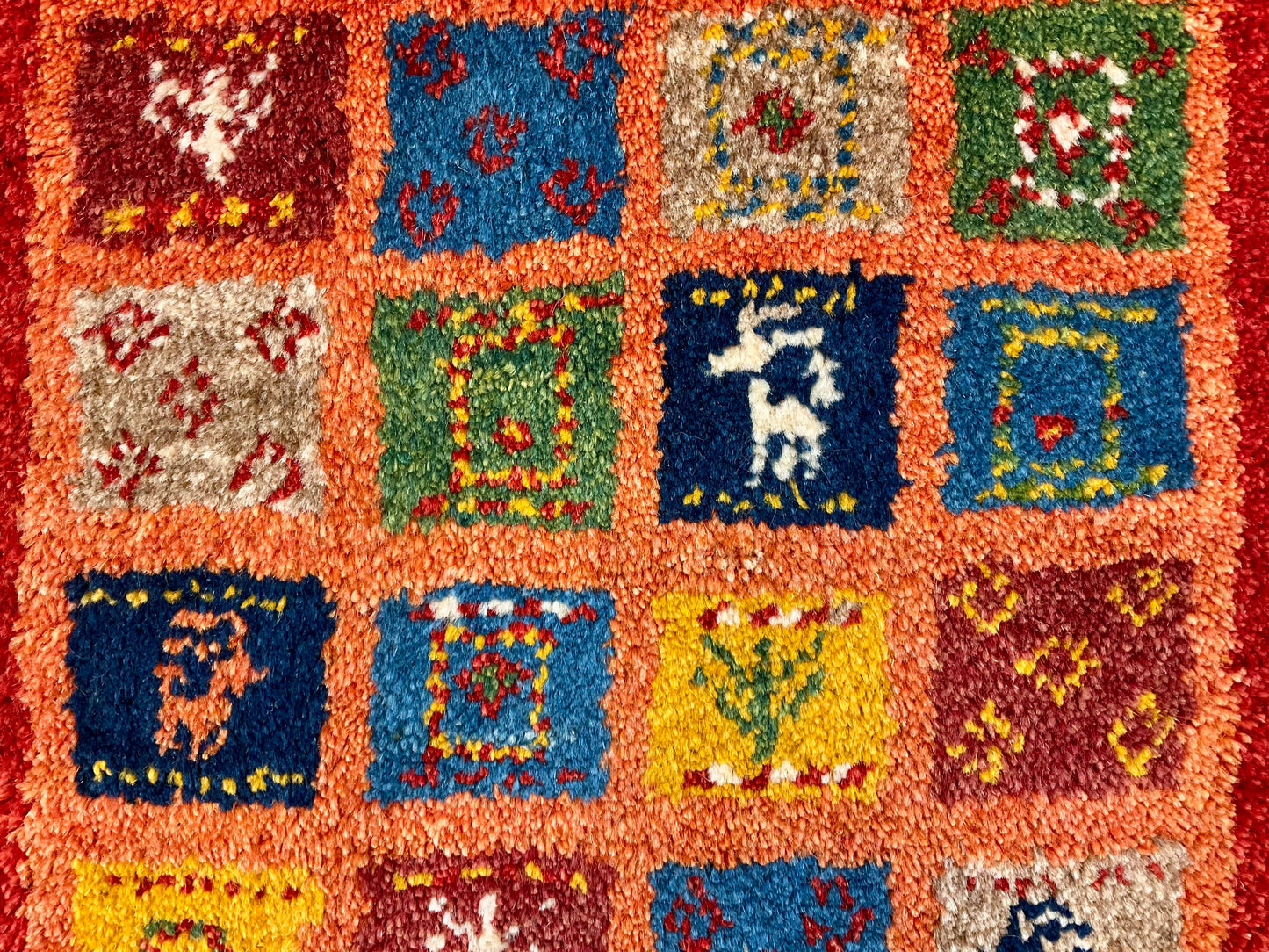 ギャッベ 43cm x 39cm Z471