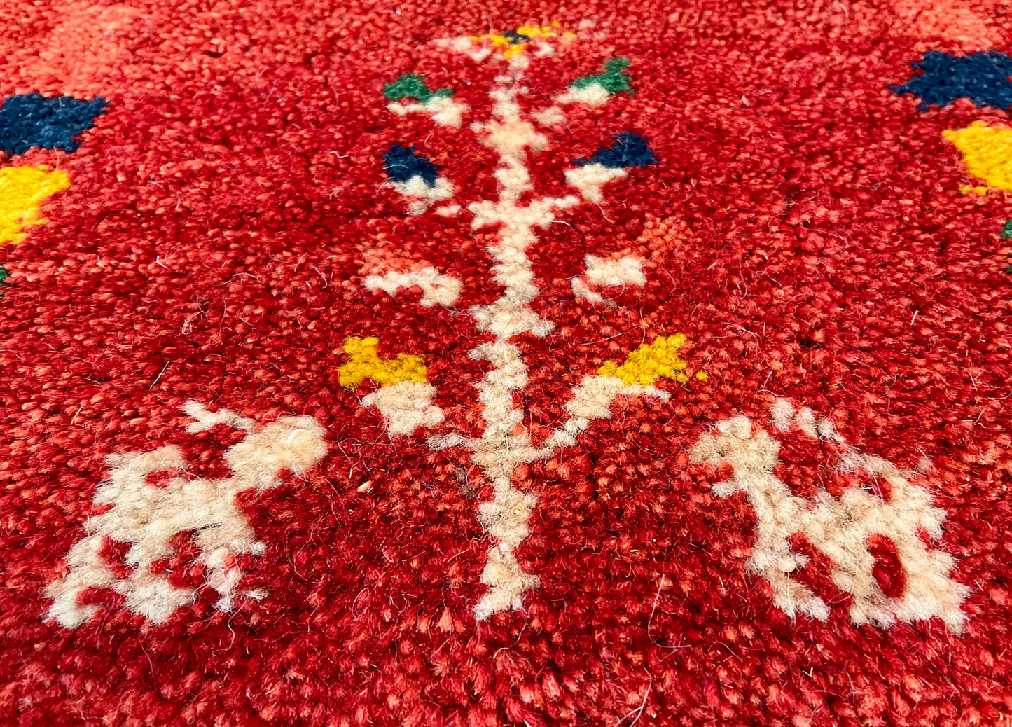 ギャッベ 43cm x 41cm Z468