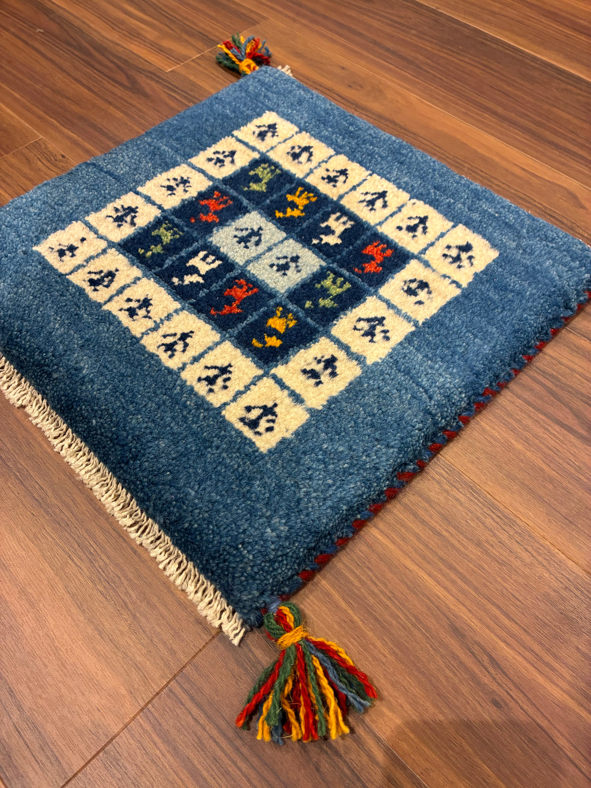 【千葉店】ギャッベ 39cm x 38cm Z3172