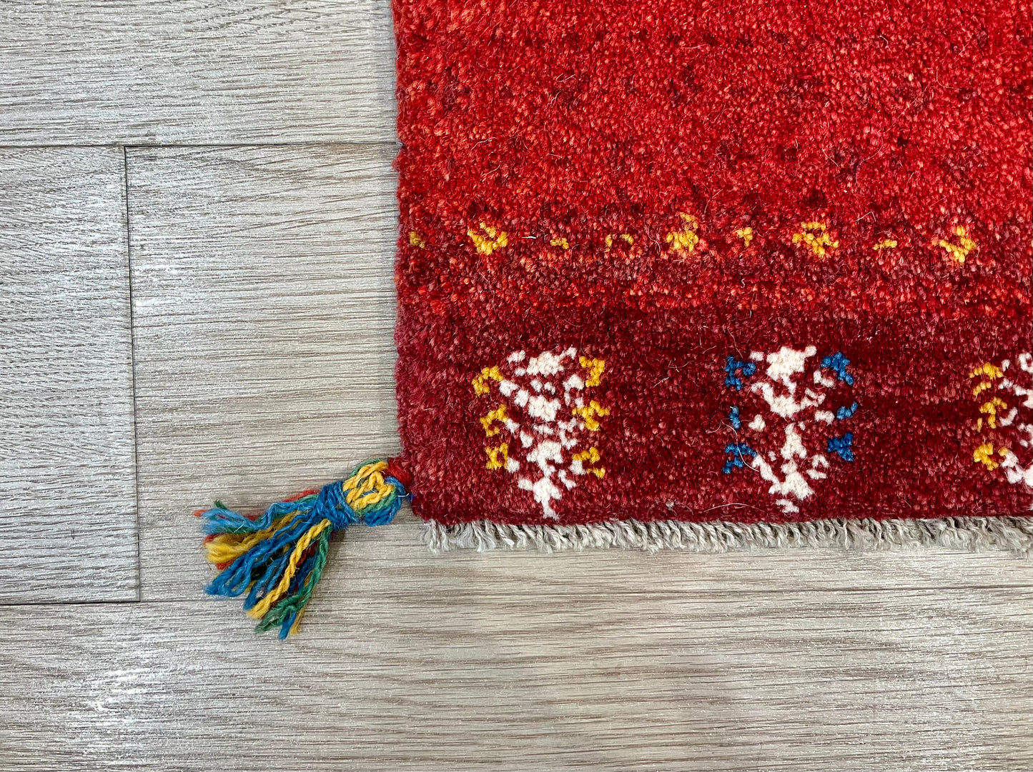 ギャッベ 41cm x 43cm Z2062