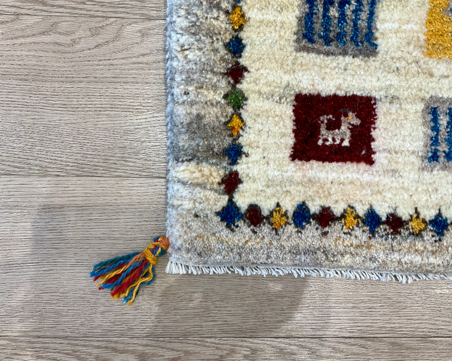 ギャッベ 44cm x 39cm Z1321