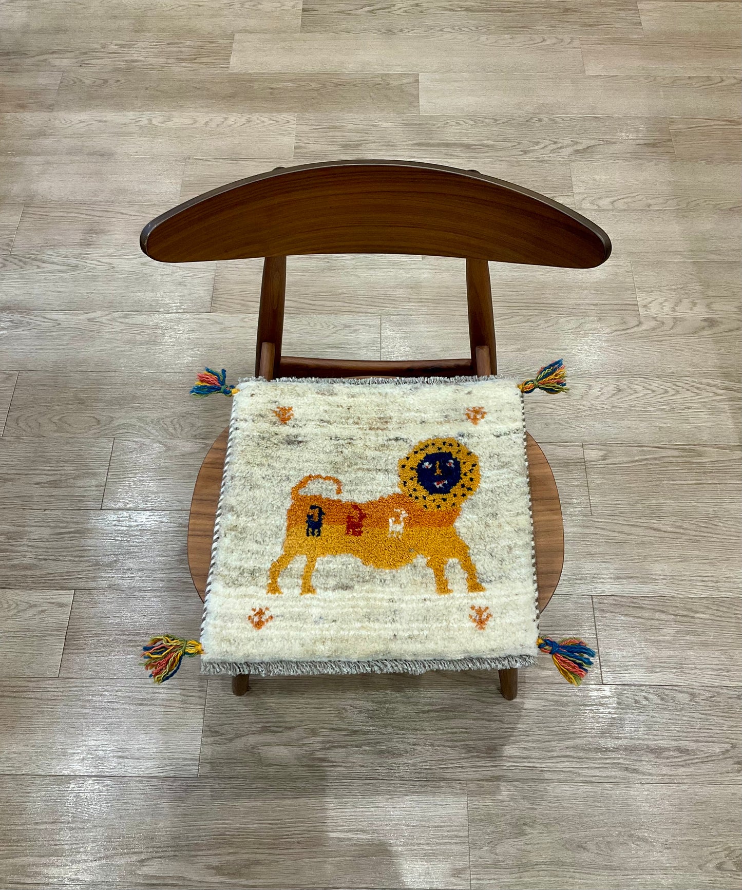 ギャッベ 41cm x 40cm AZ29835