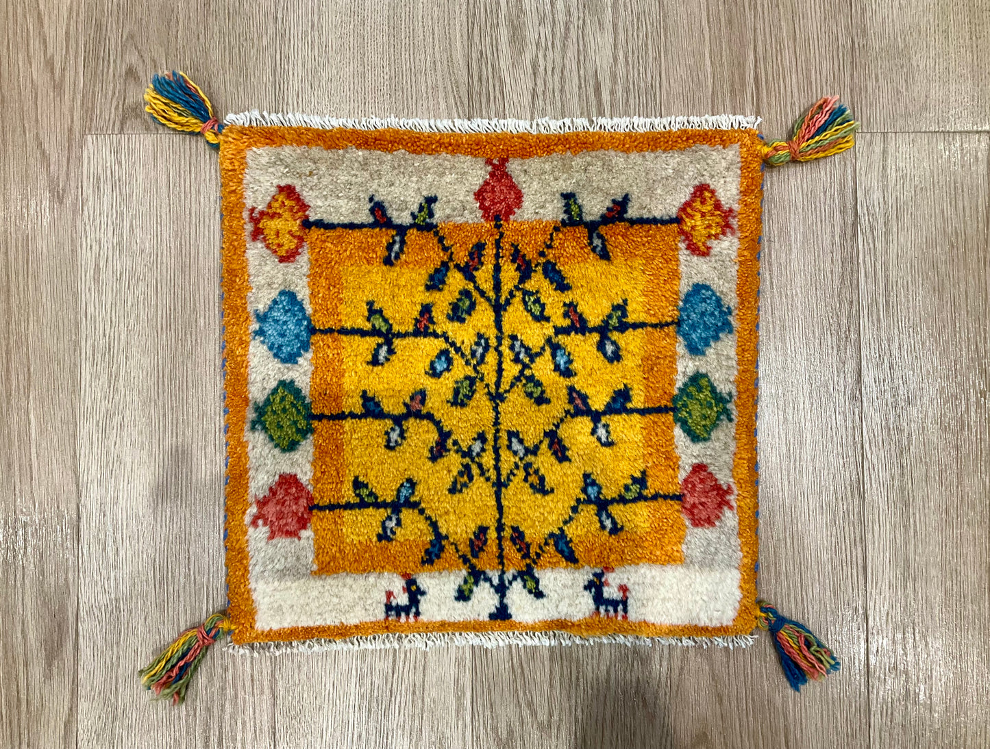 ギャッベ 41cm x 39cm AJ28546