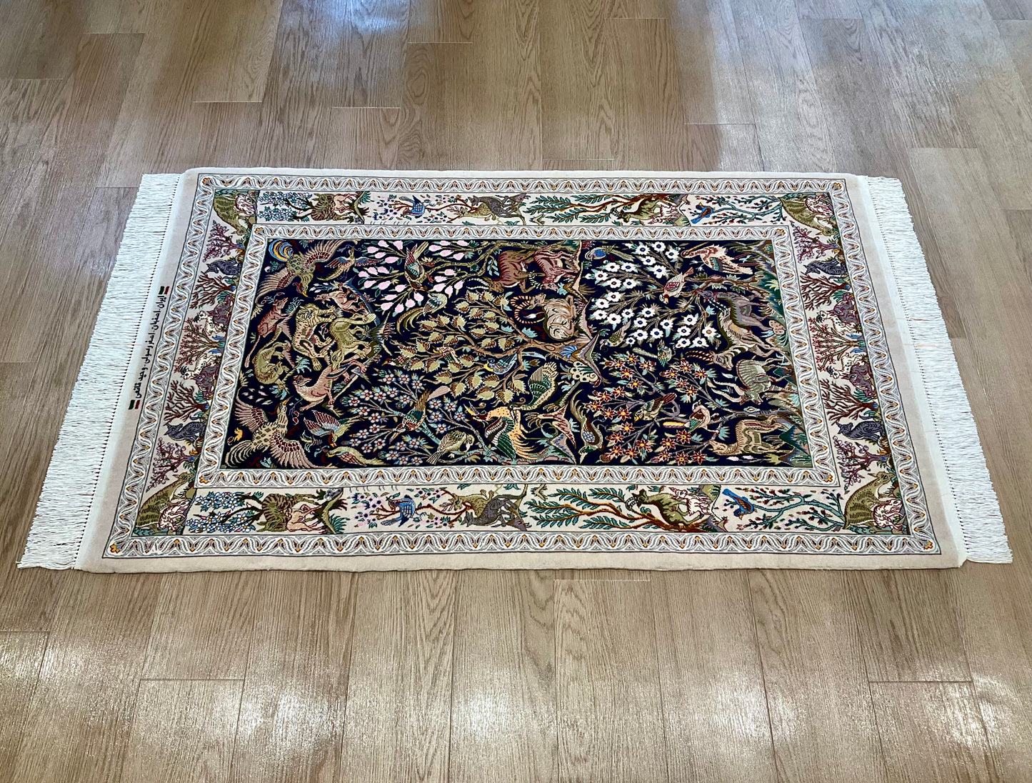 イスファハン バーネイ工房 138cm x 85cm A22619