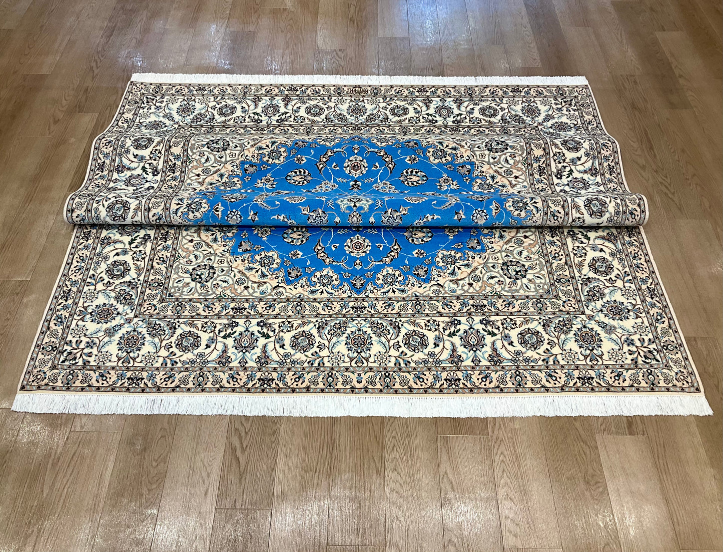 ナインシシラ ハビビアン工房 257cm x 210cm PS8623