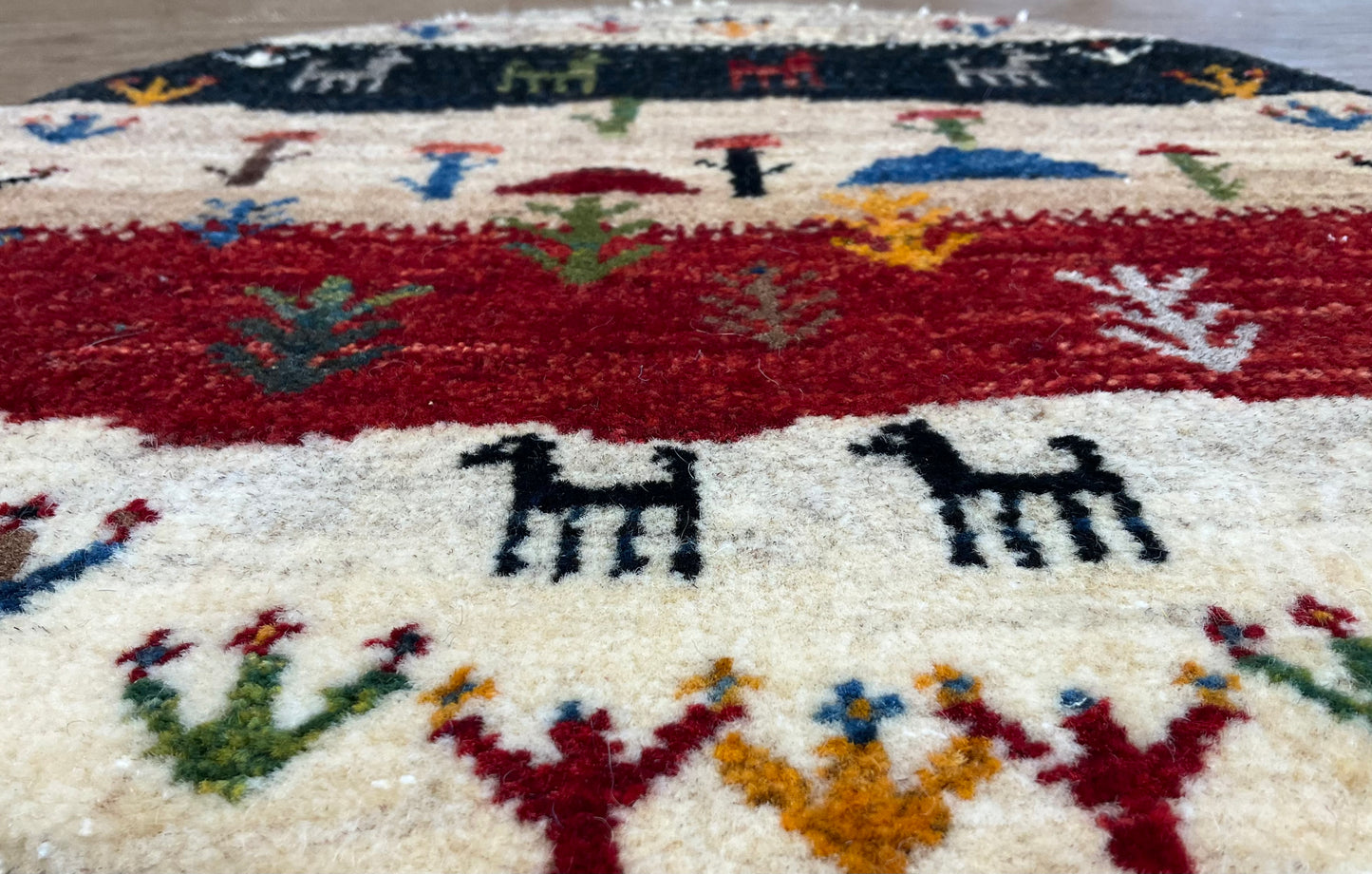 ギャッベ アマレバフト 40cm x 39cm AJ23585