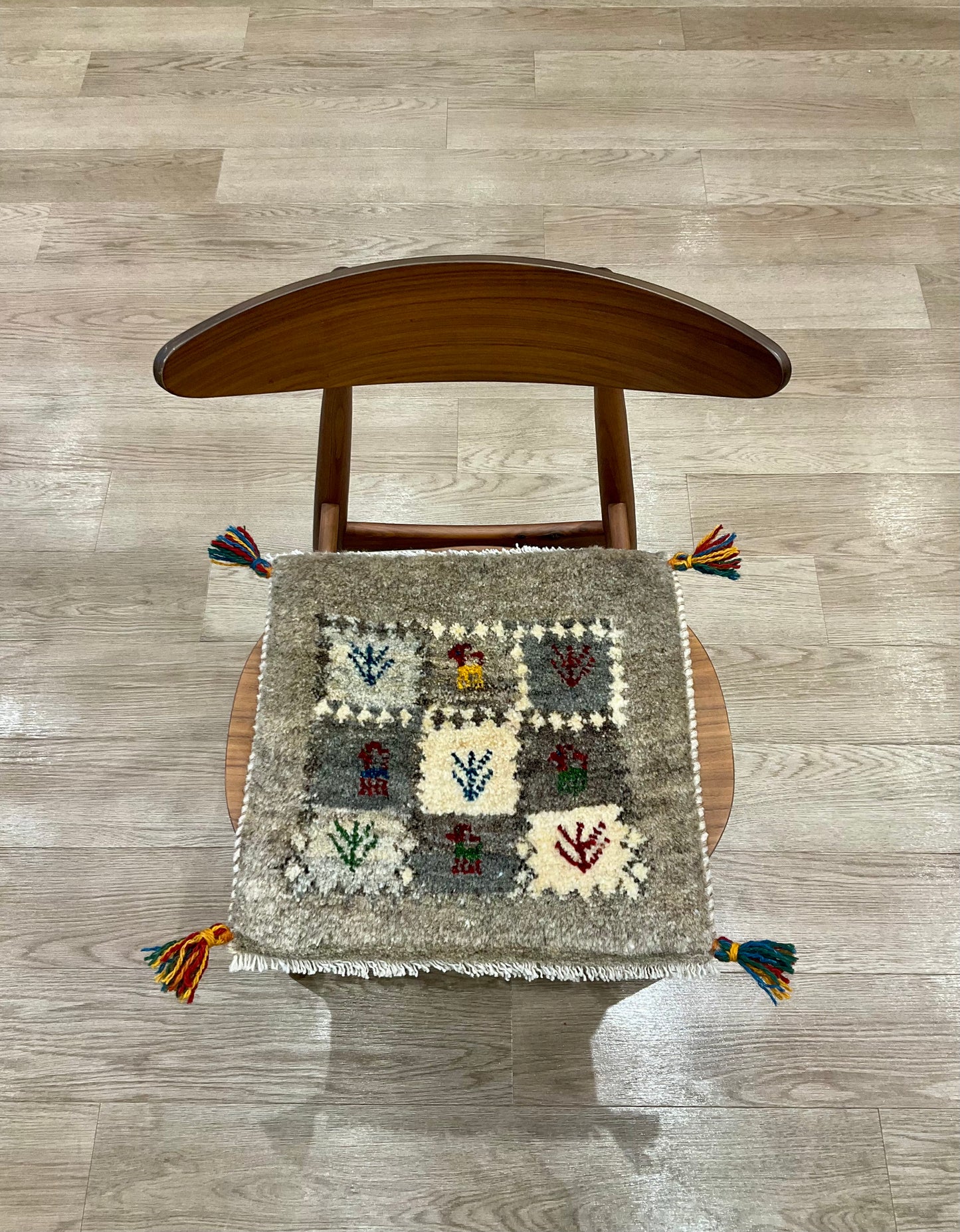 ギャッベ 42cm x 42cm Z1609