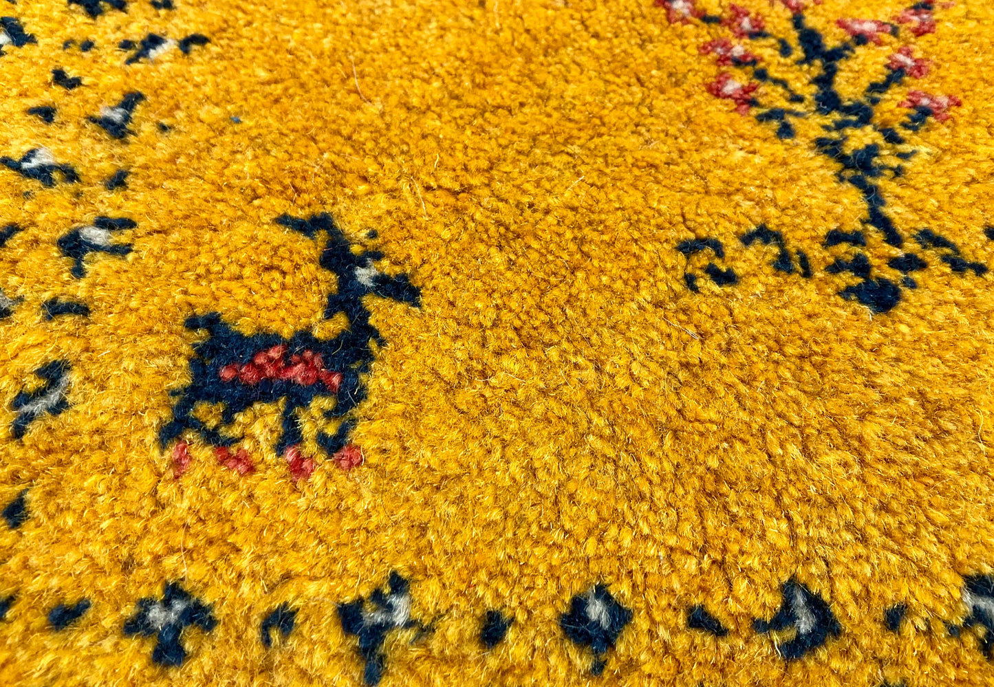 ギャッベ 43cm x 41cm Z1748