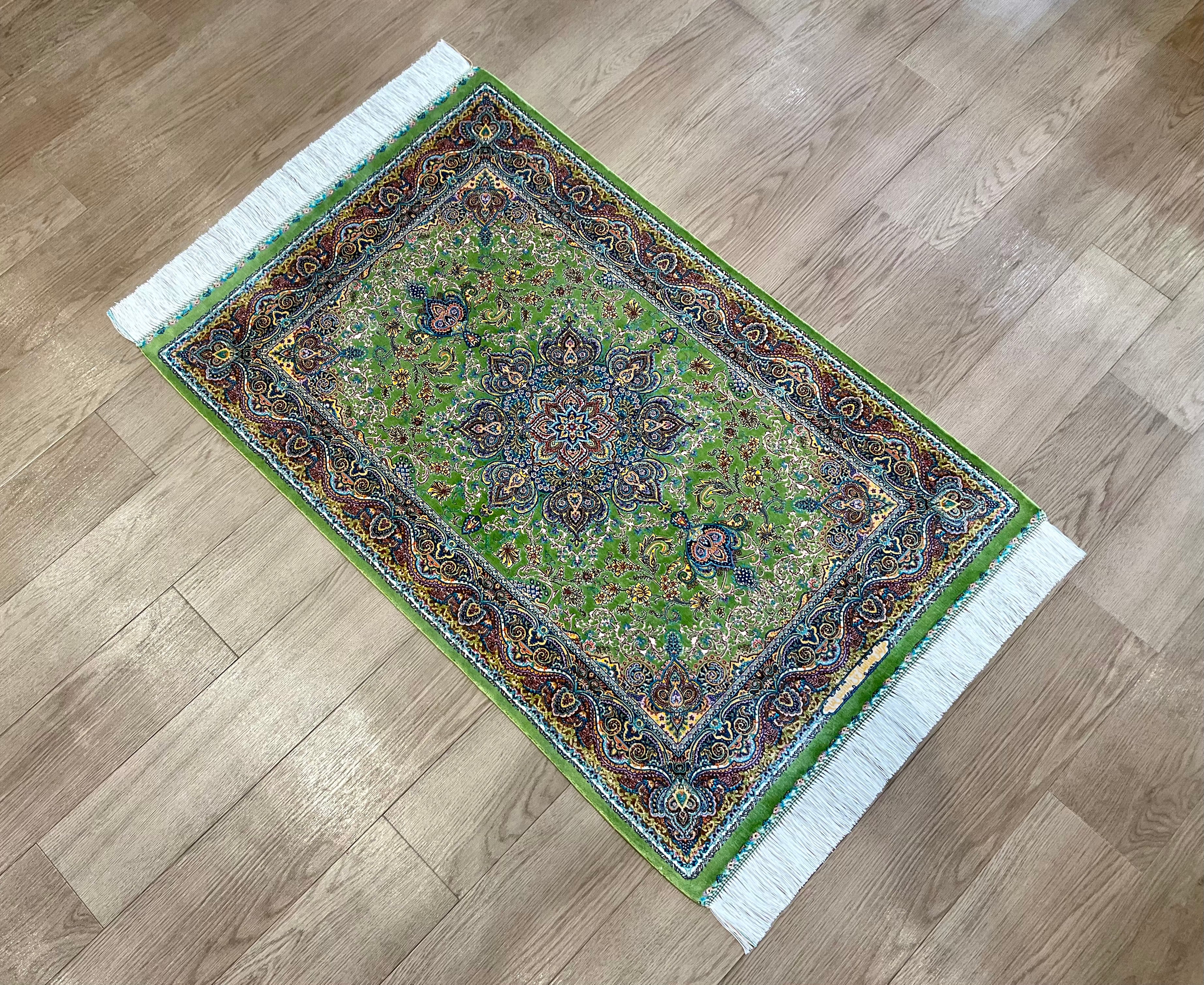 【在庫一掃セール】ペルシャ絨毯 シルク 120×75cm 在庫一掃セール】ペルシャ絨毯 シルク 120×75cm 【公式通販】