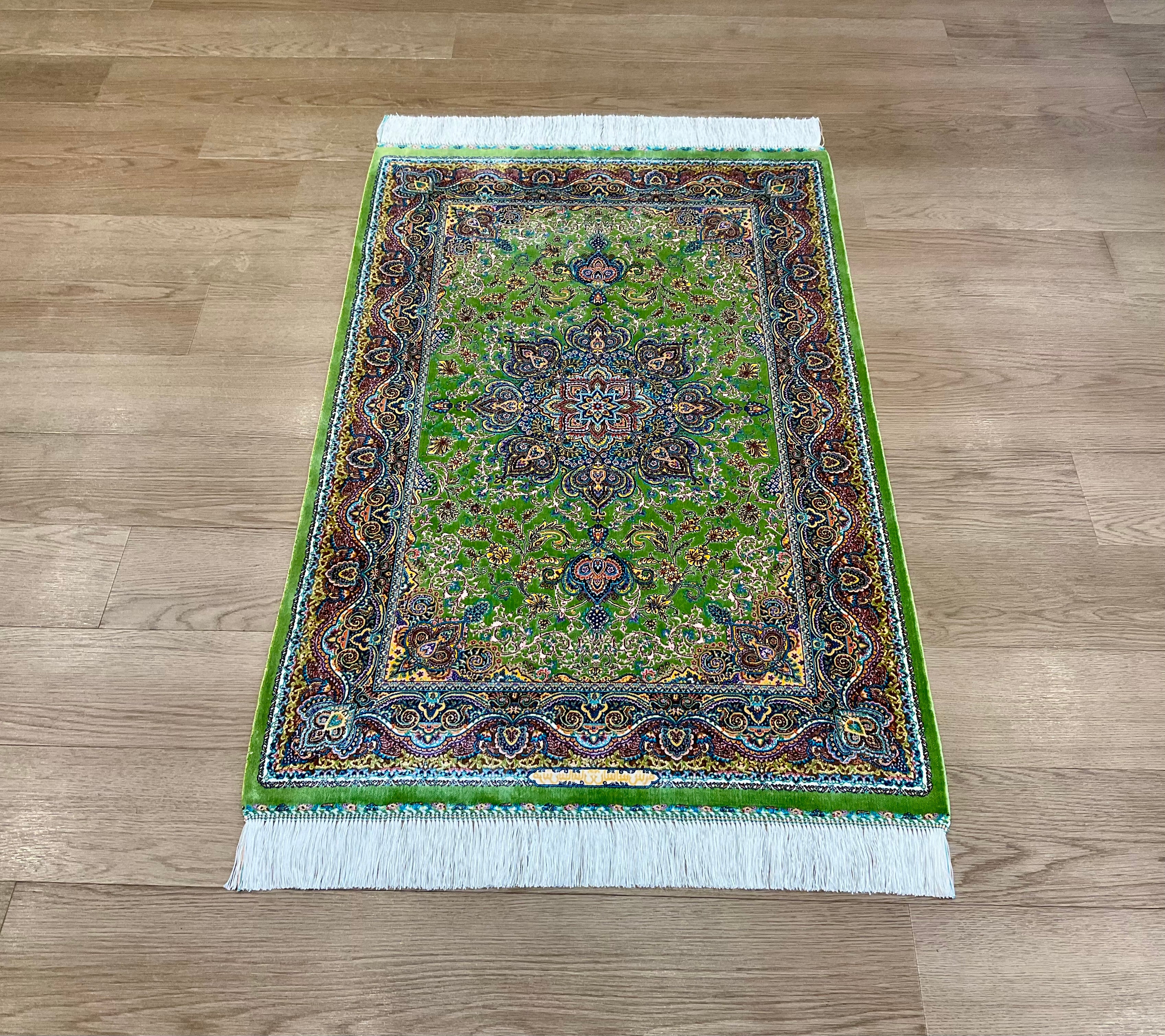 【在庫一掃セール】ペルシャ絨毯 シルク 120×75cm ペルシャ絨毯（手織り） 約75×120cm – Persiadirect