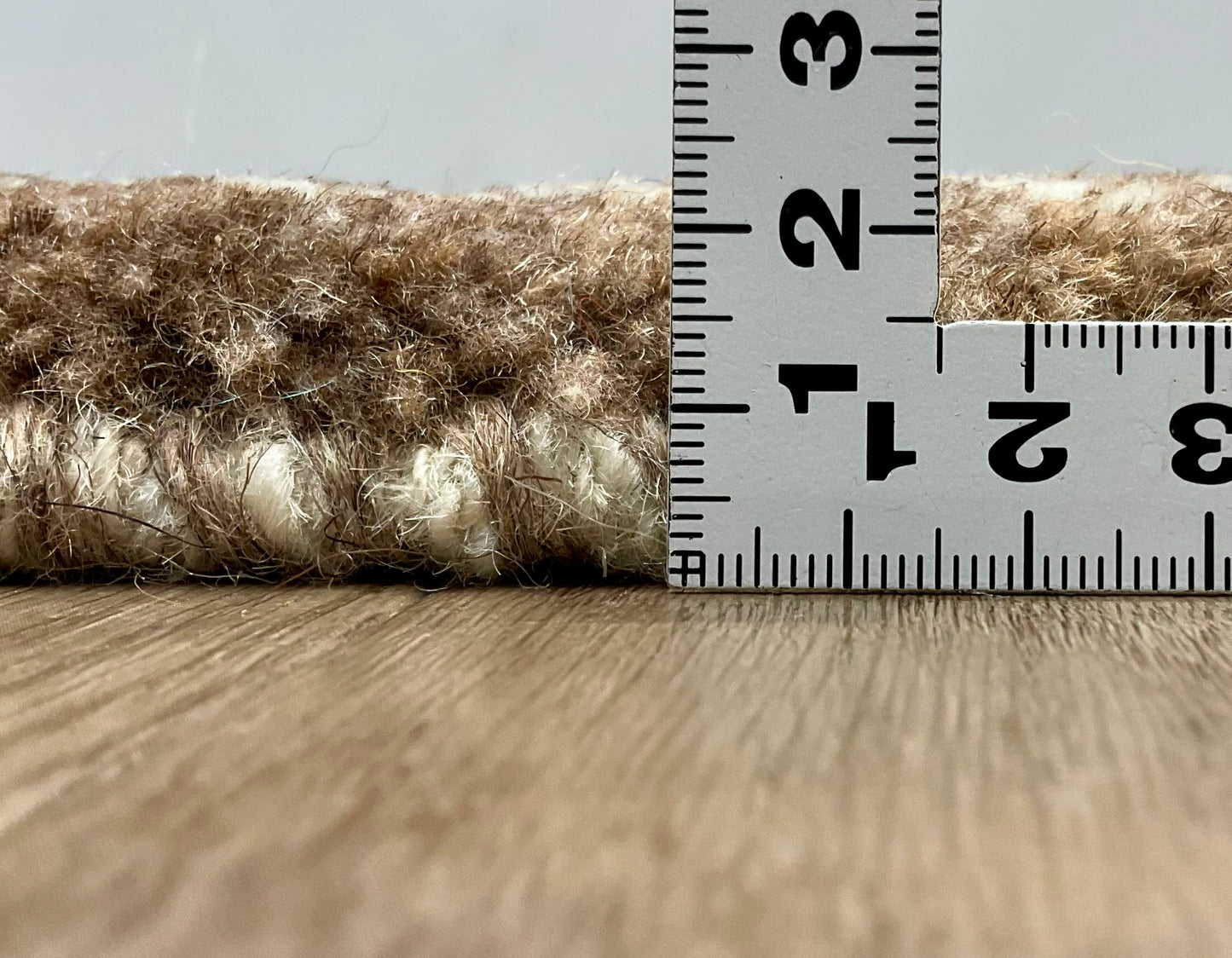 ギャッベ 43cm x 42cm Z1512