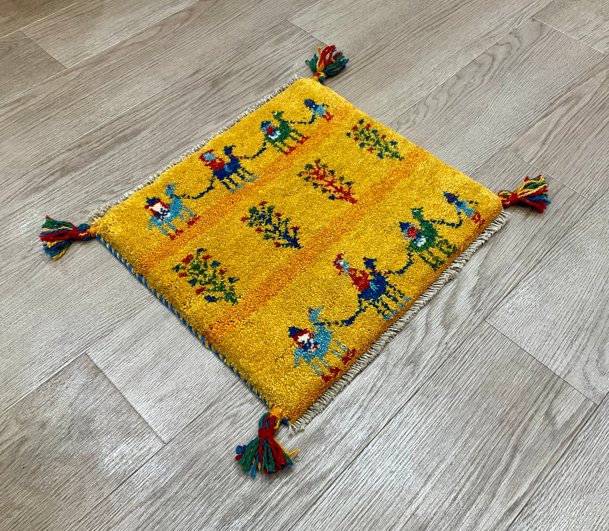 【福岡店】ギャッベ 41cm x 38cm Z2932
