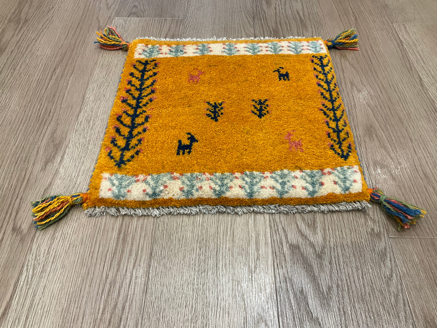 ギャッベ 39cm x 39cm AJ22488