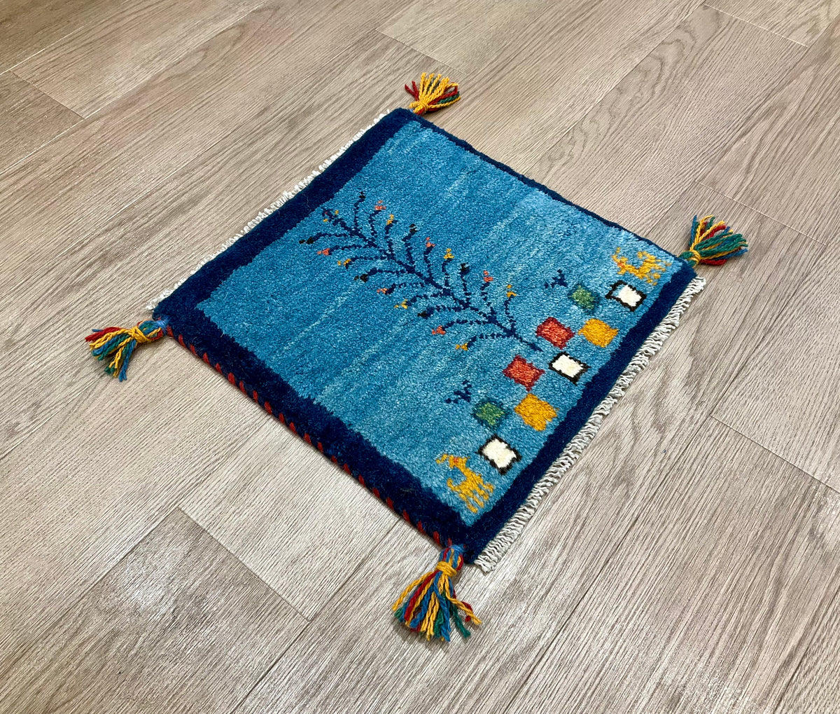 【福岡店】ギャッベ 38cm x 39cm Z3174