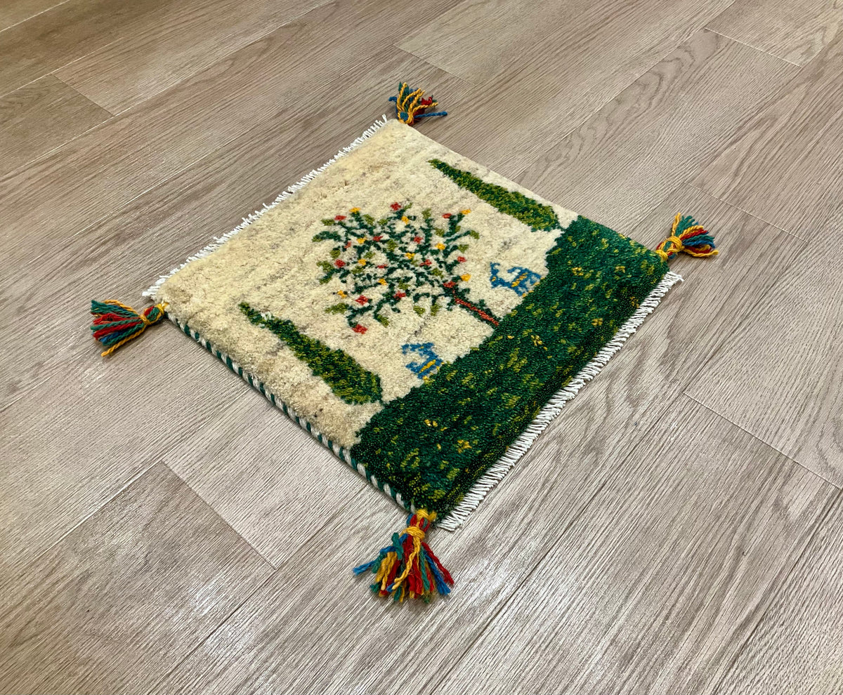 【福岡店】ギャッベ 37cm x 38cm Z3692