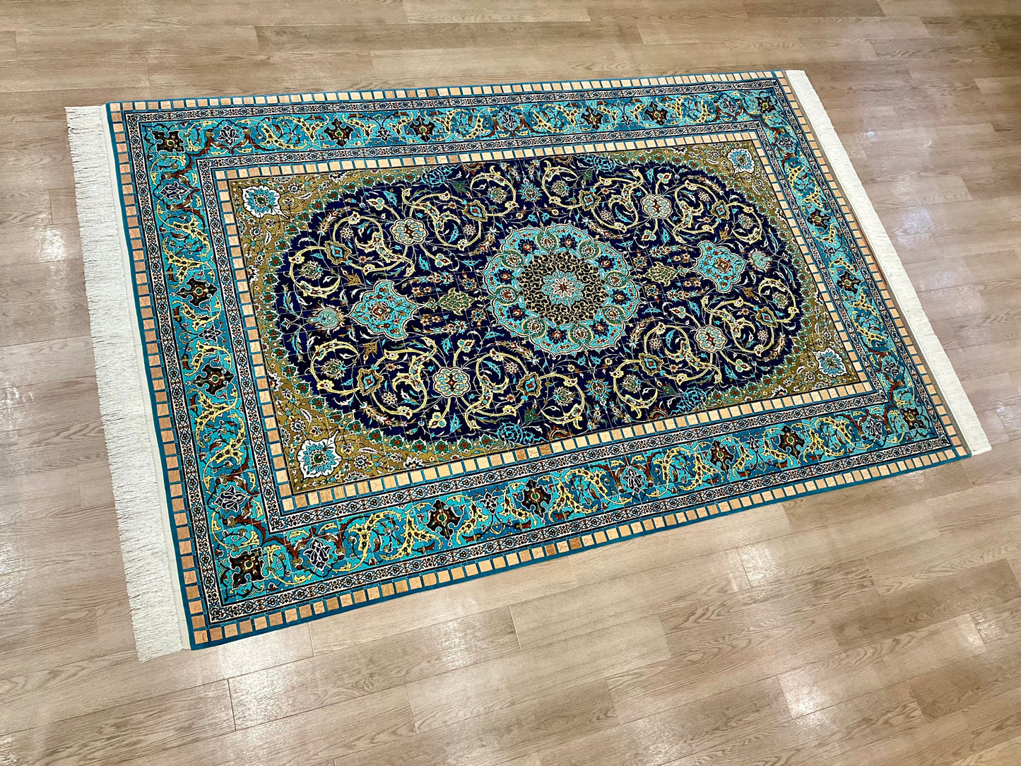 イスファハン ハギギ工房 318cm x 210cm B5800