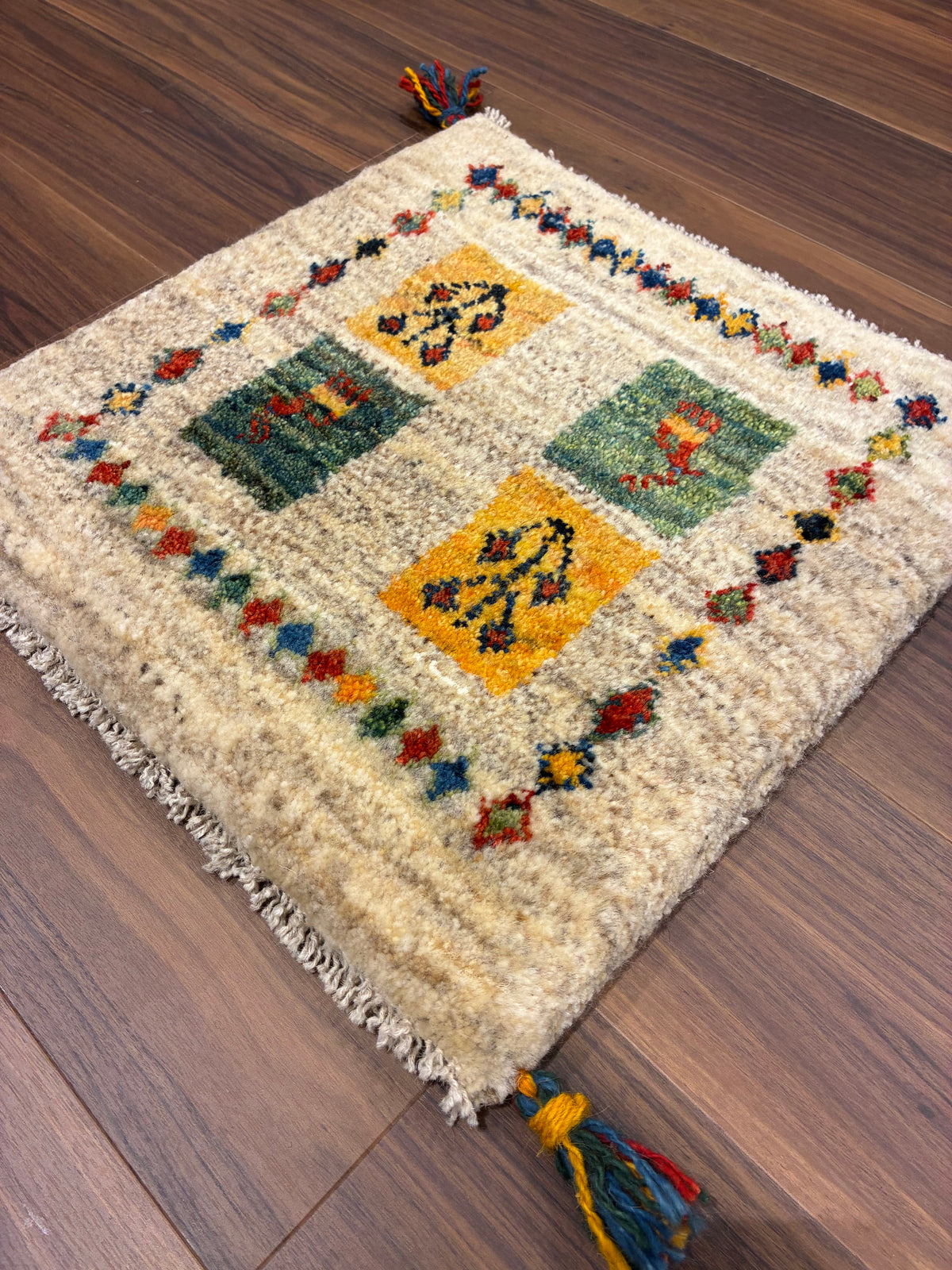 【千葉店】ギャッベ 45cm x 44cm T3338