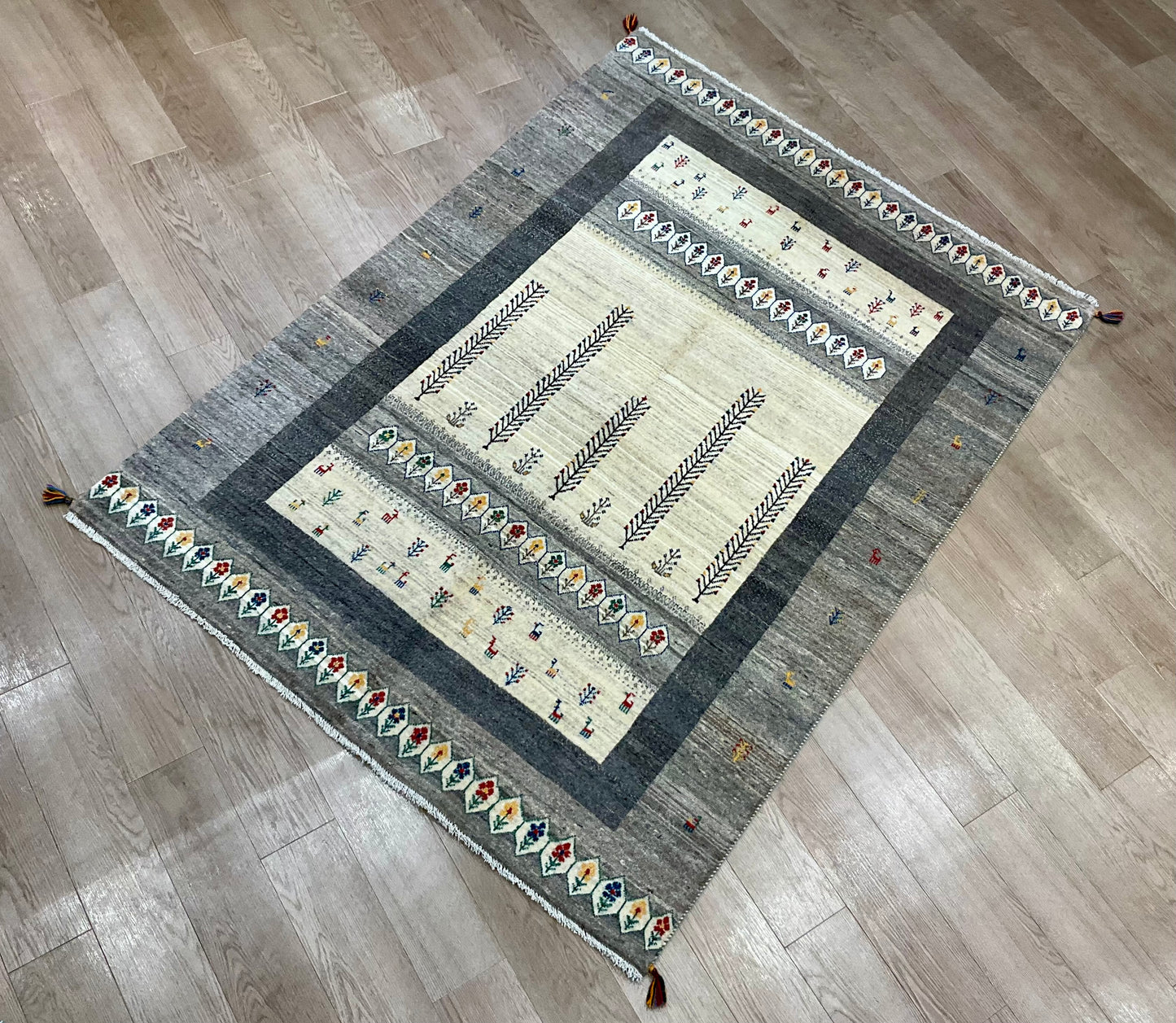 カシュクリギャッベ  210cm x 156cm RJ13172