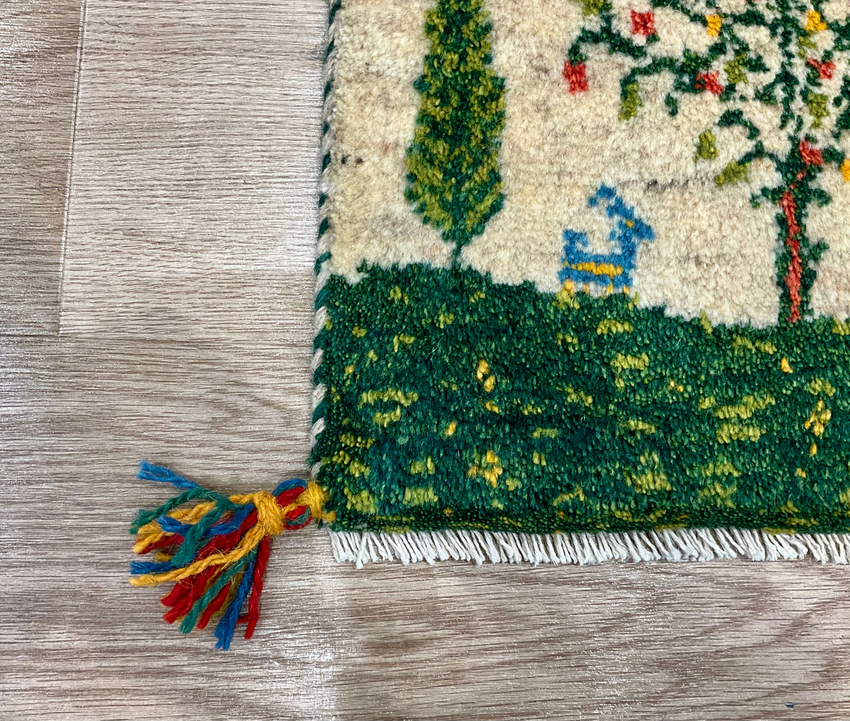 【福岡店】ギャッベ 37cm x 38cm Z3692