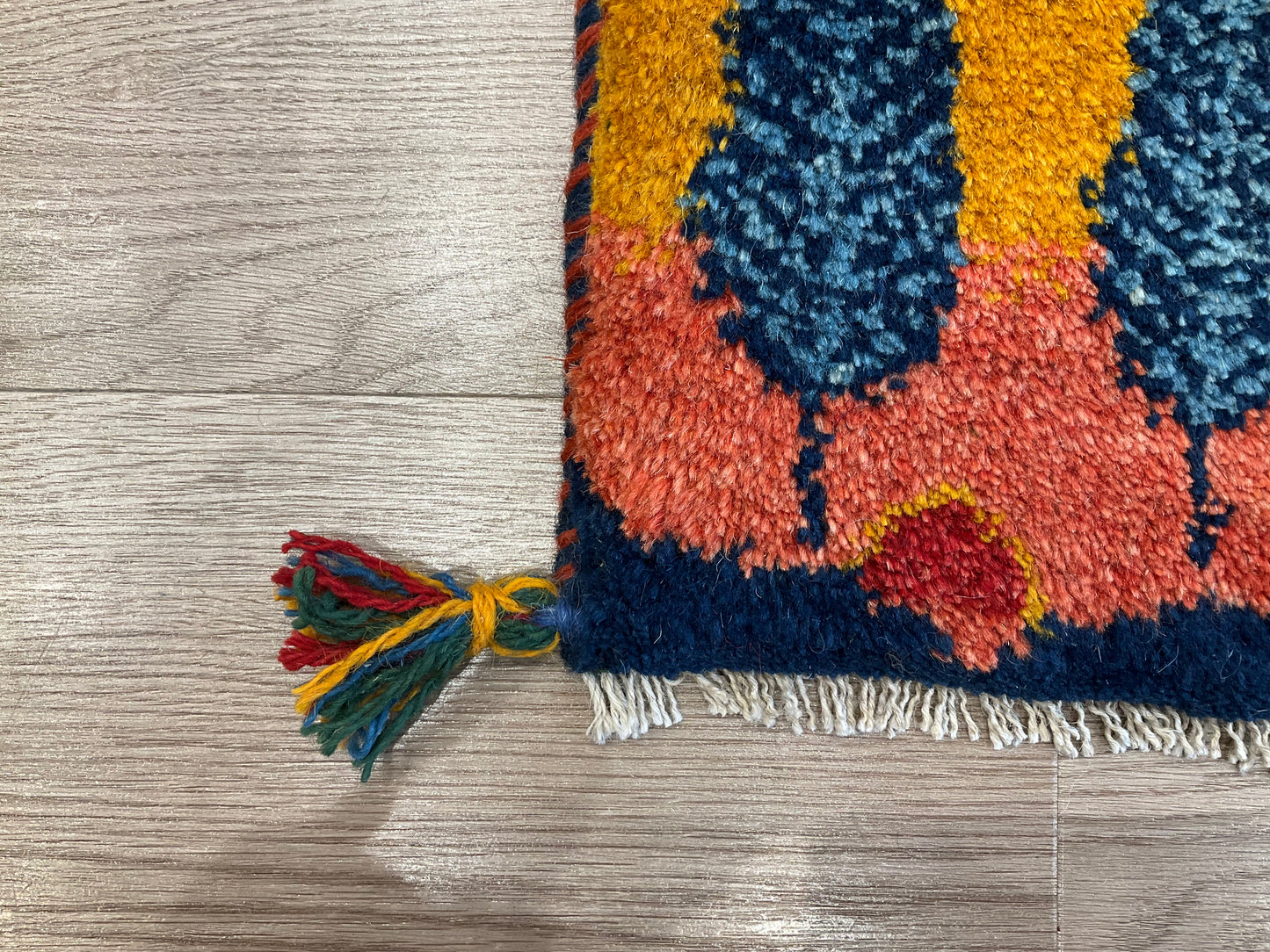 ギャッベ 43cm x 39cm Z854