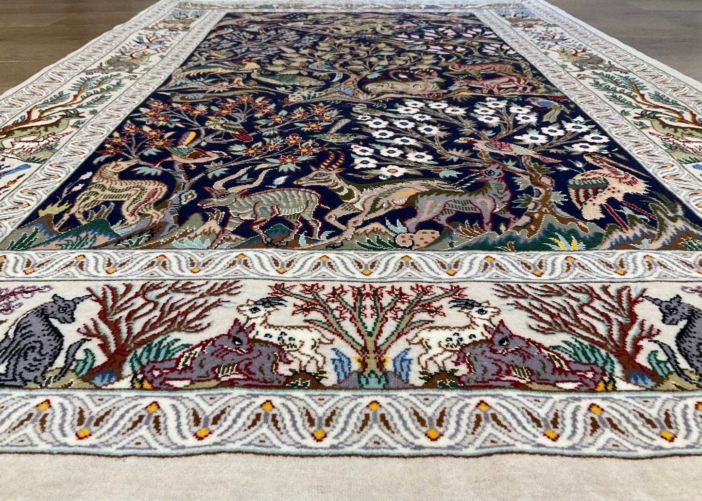 イスファハン バーネイ工房 138cm x 85cm A22619