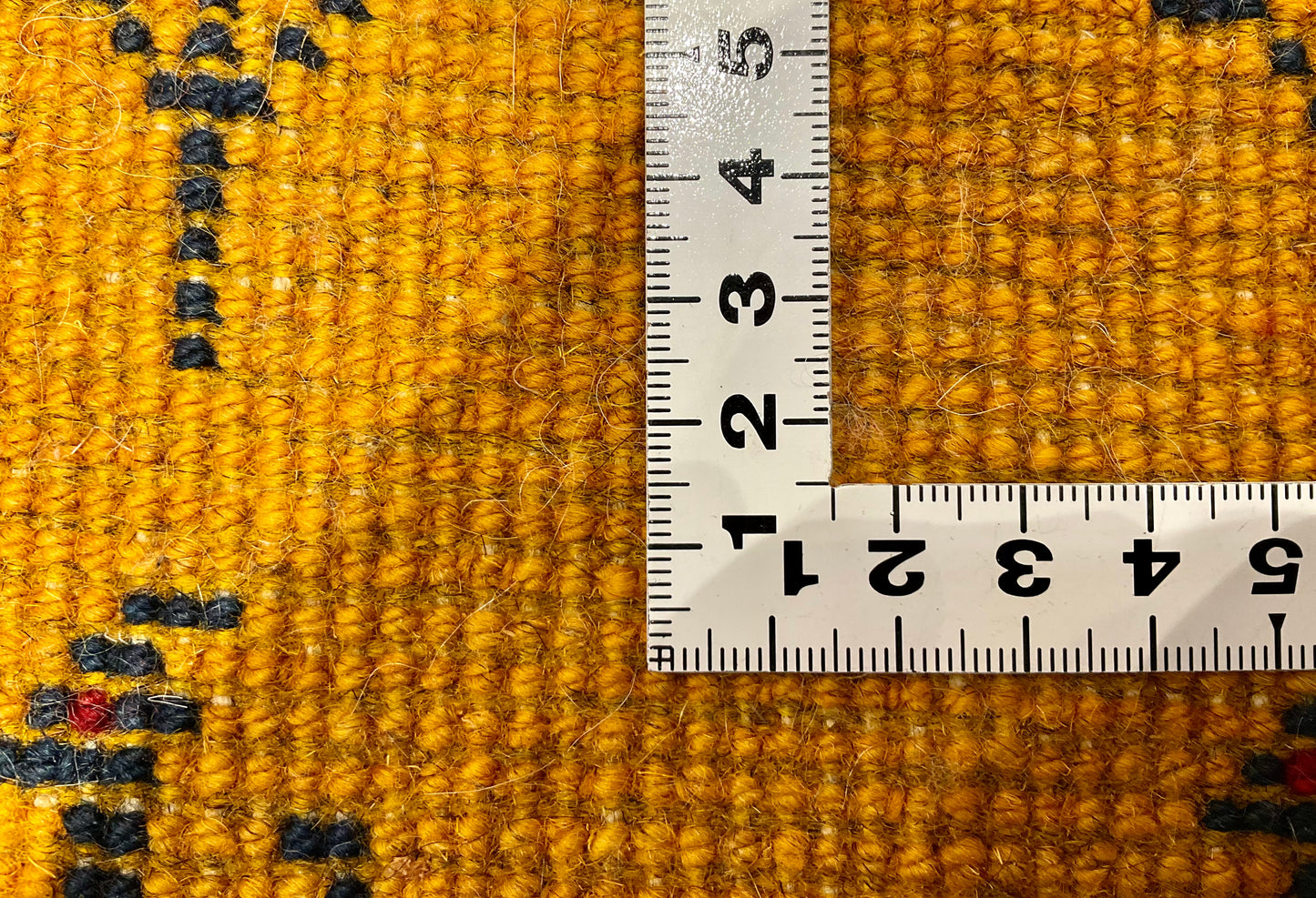 ギャッベ 44cm x 43cm Z703