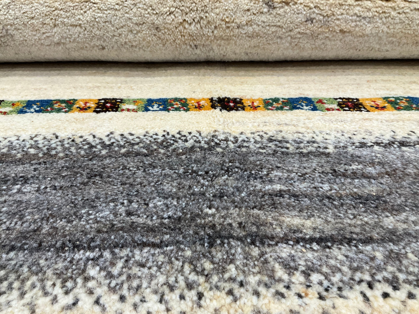 ギャッベ  193cm x 153cm RJ9366