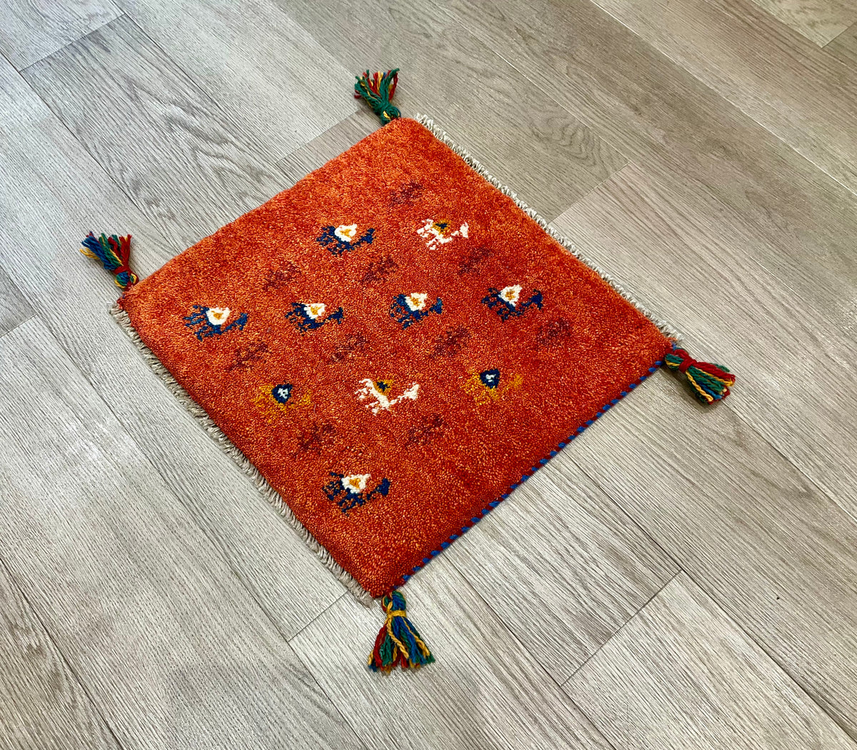 【福岡店】ギャッベ 41cm x 40cm Z2988