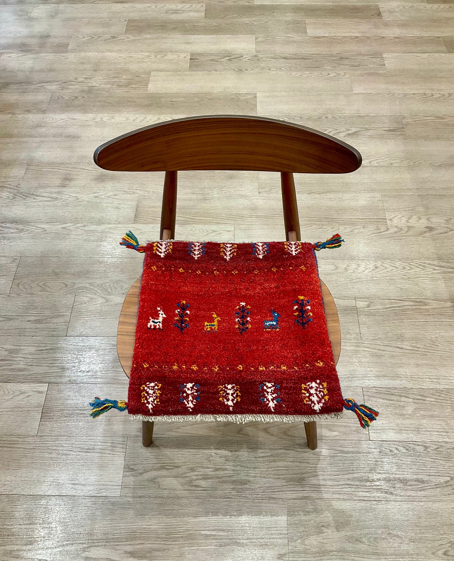 ギャッベ 41cm x 43cm Z2062