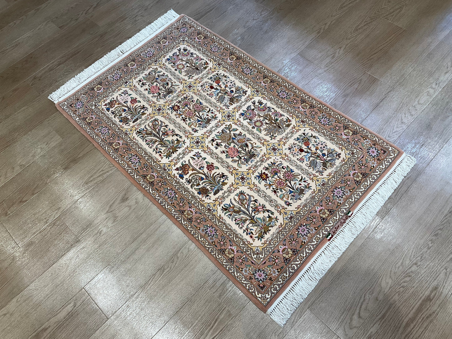 イスファハン サイード工房 132cm x 85cm A22622