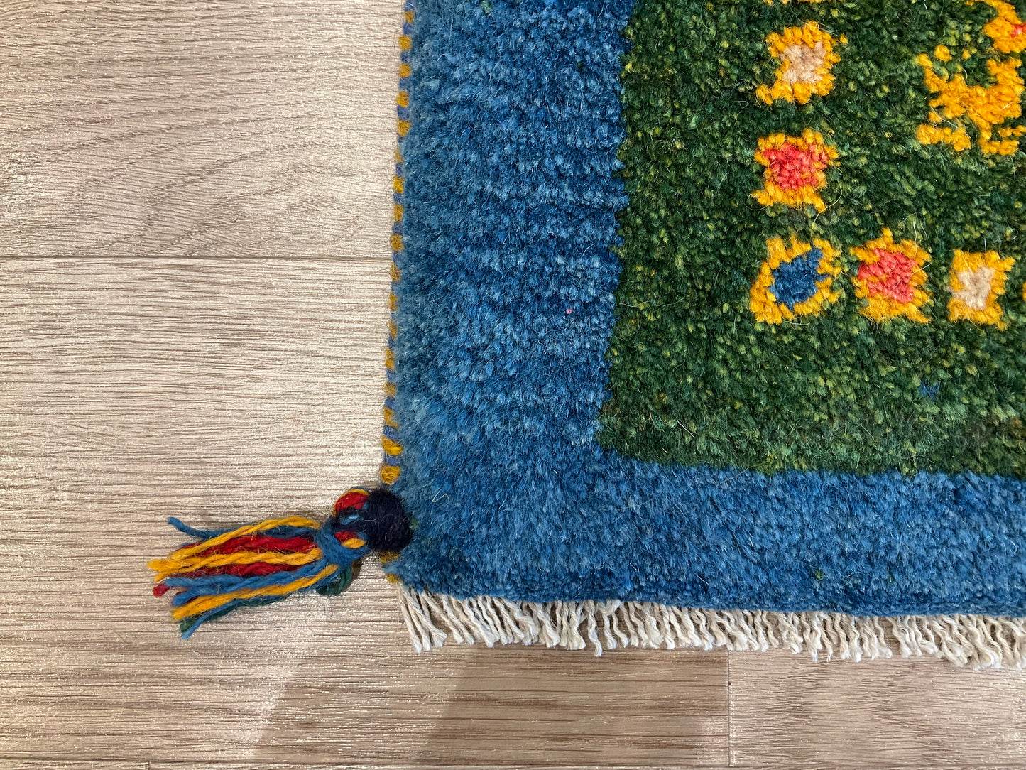 ギャッベ 42cm x 42cm Z786