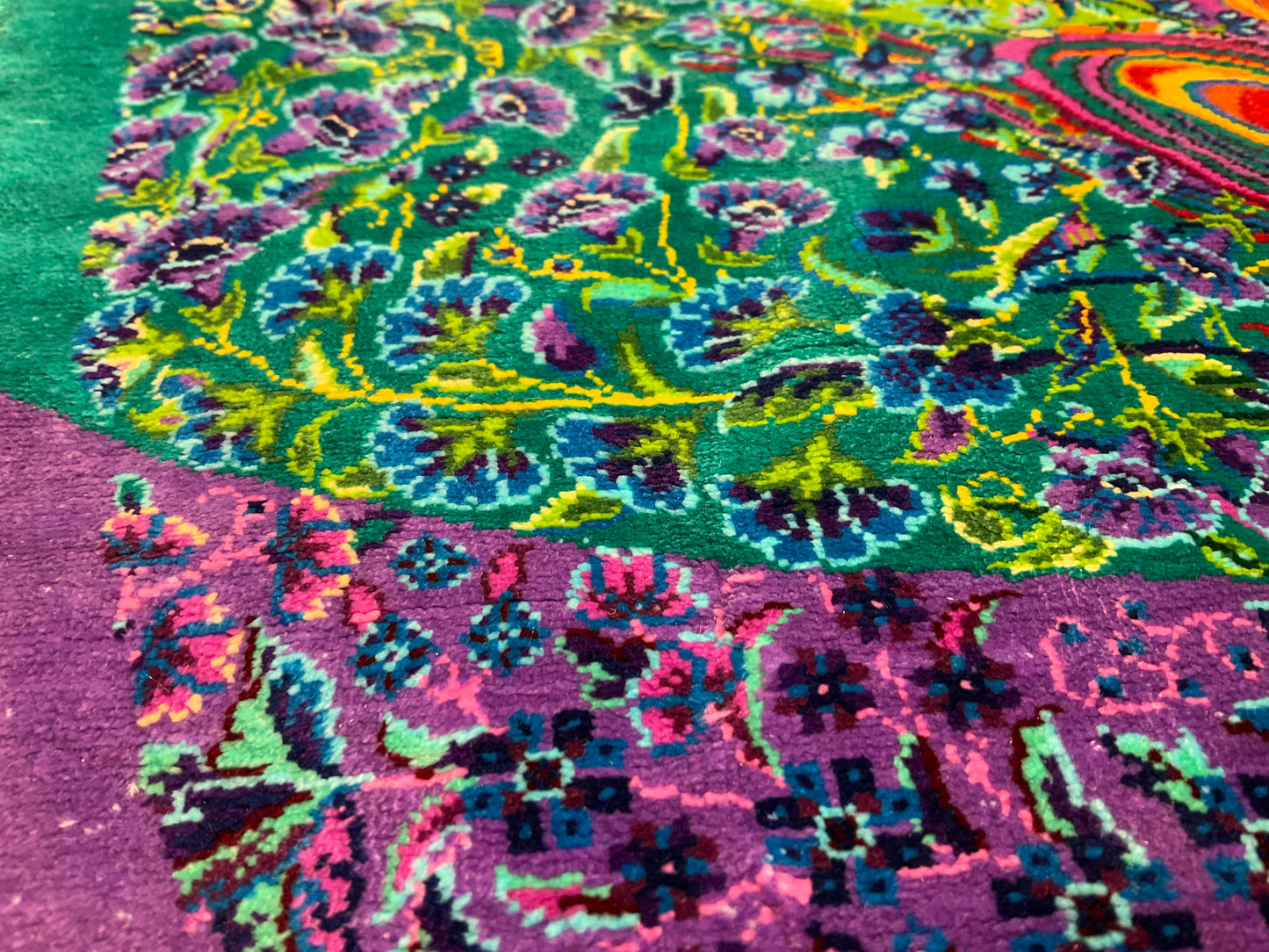 クム バハラミ工房 117cm x 82cm(楕円形) PS9357