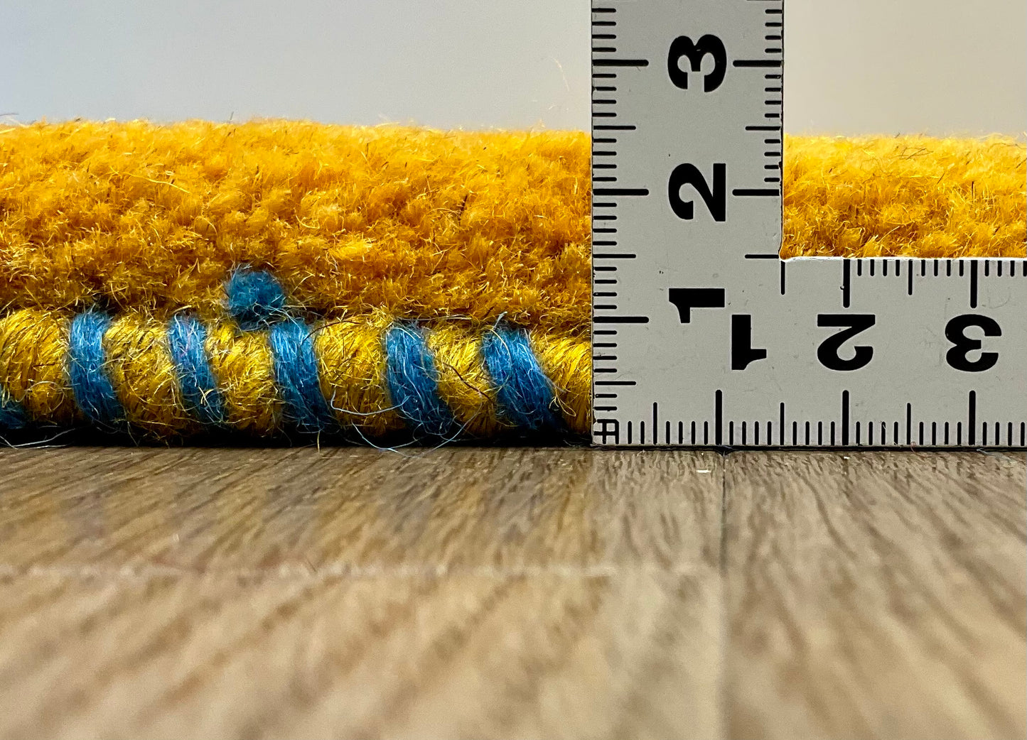 ギャッベ 43cm x 40cm Z2023