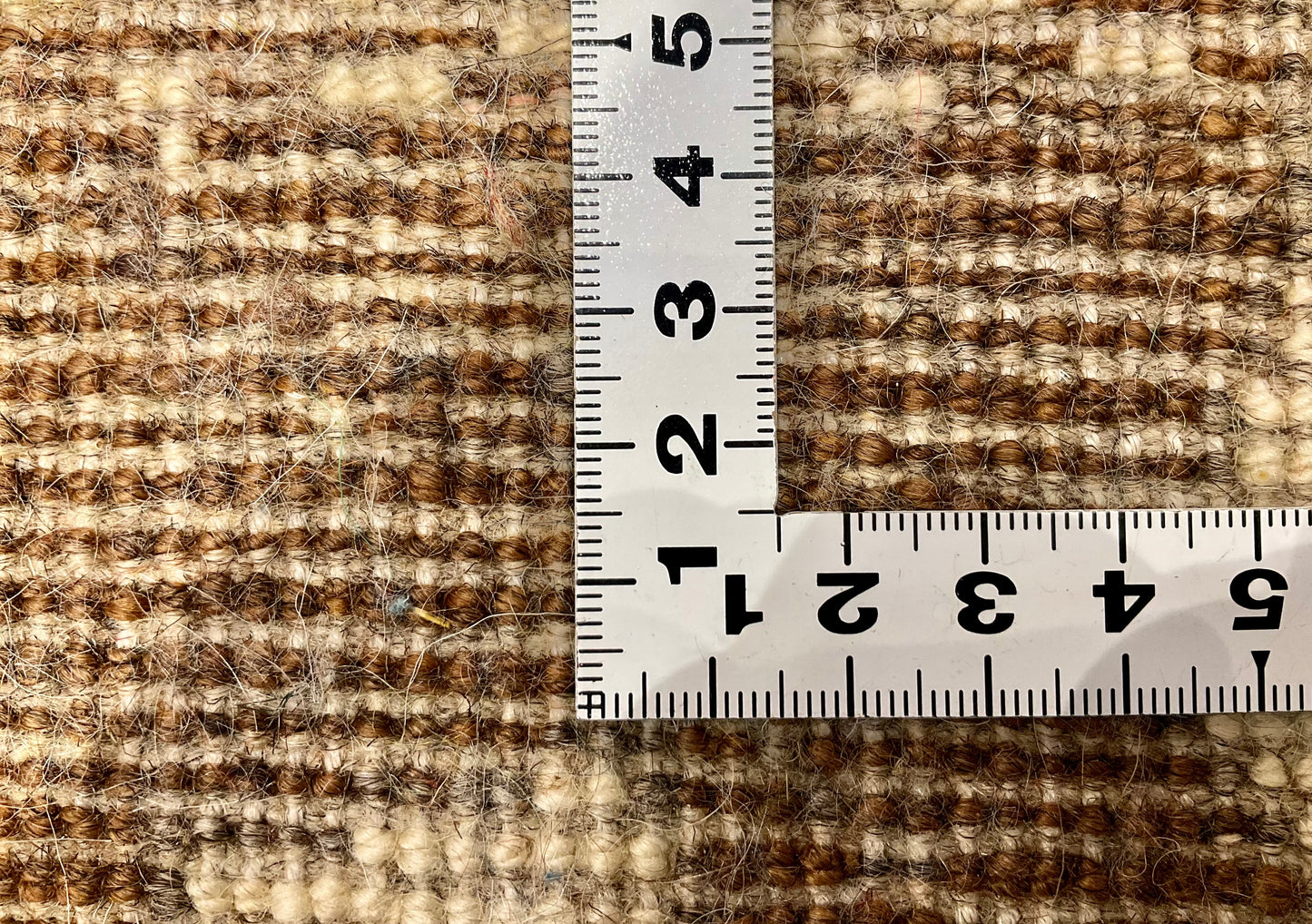 ギャッベ 41cm x 40cm Z1533