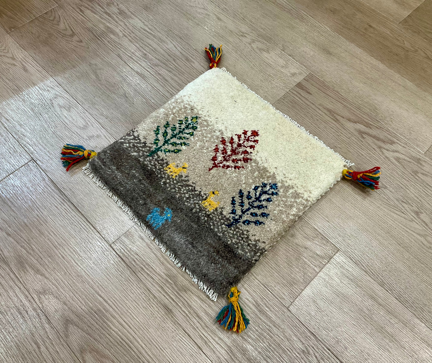 ギャッベ 38cm x 38cm Z145