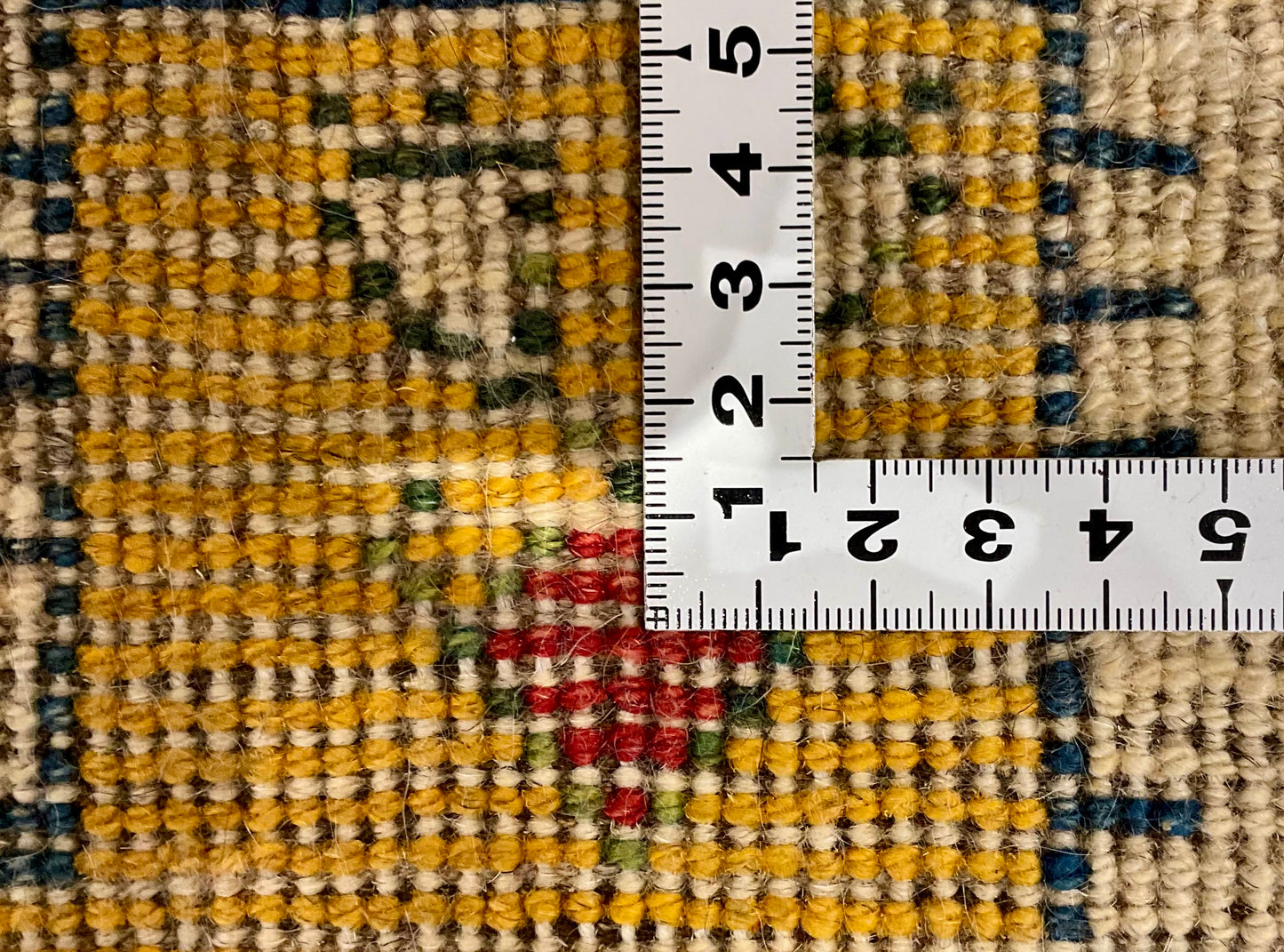 ギャッベ 41cm x 40cm Z1497