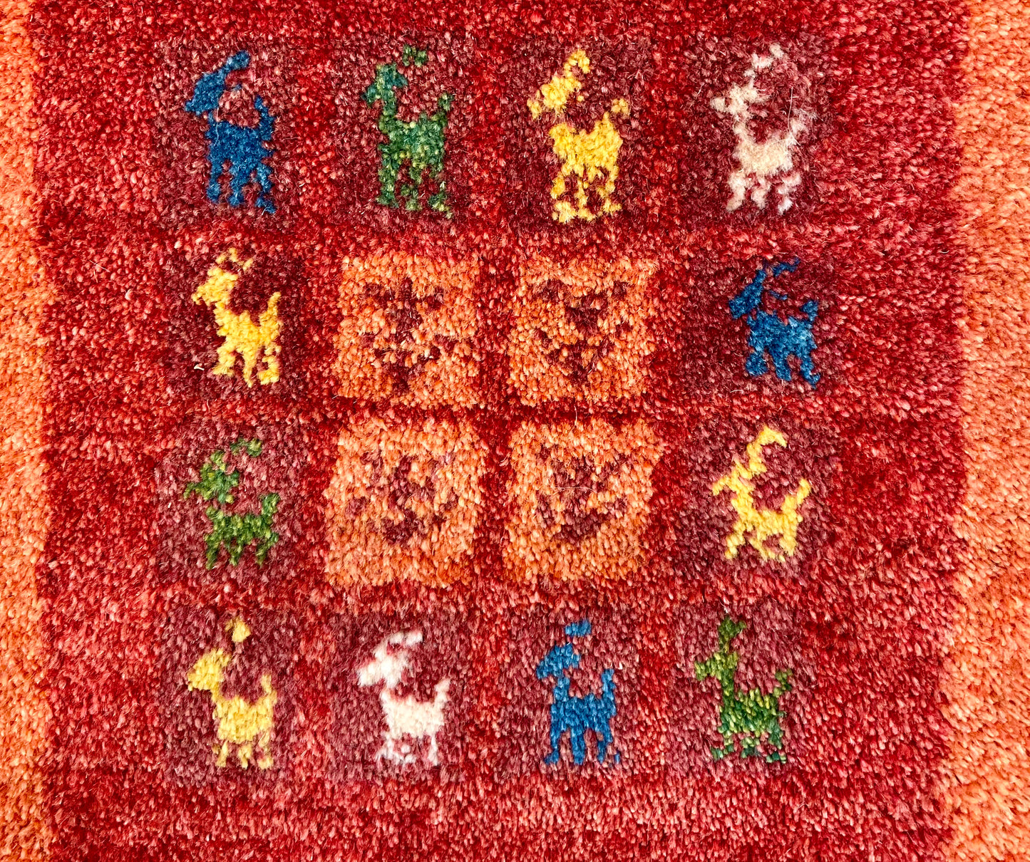 ギャッベ 44cm x 40cm Z519
