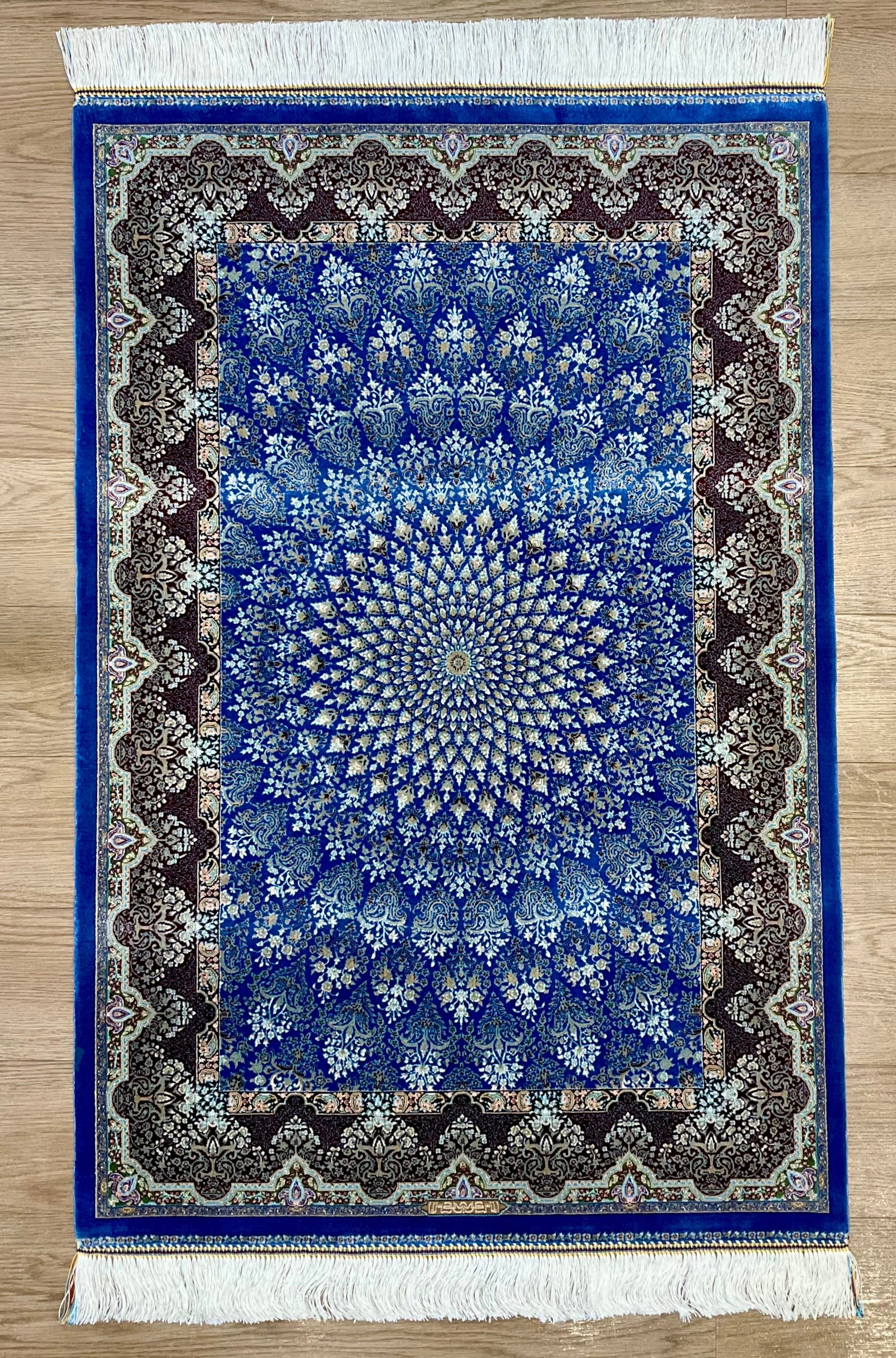 ペルシャ絨毯 青柄シルク 90cm×58cm ペルシャンシルク（機械織） – ペルシャ絨毯専門店 ペルシャン