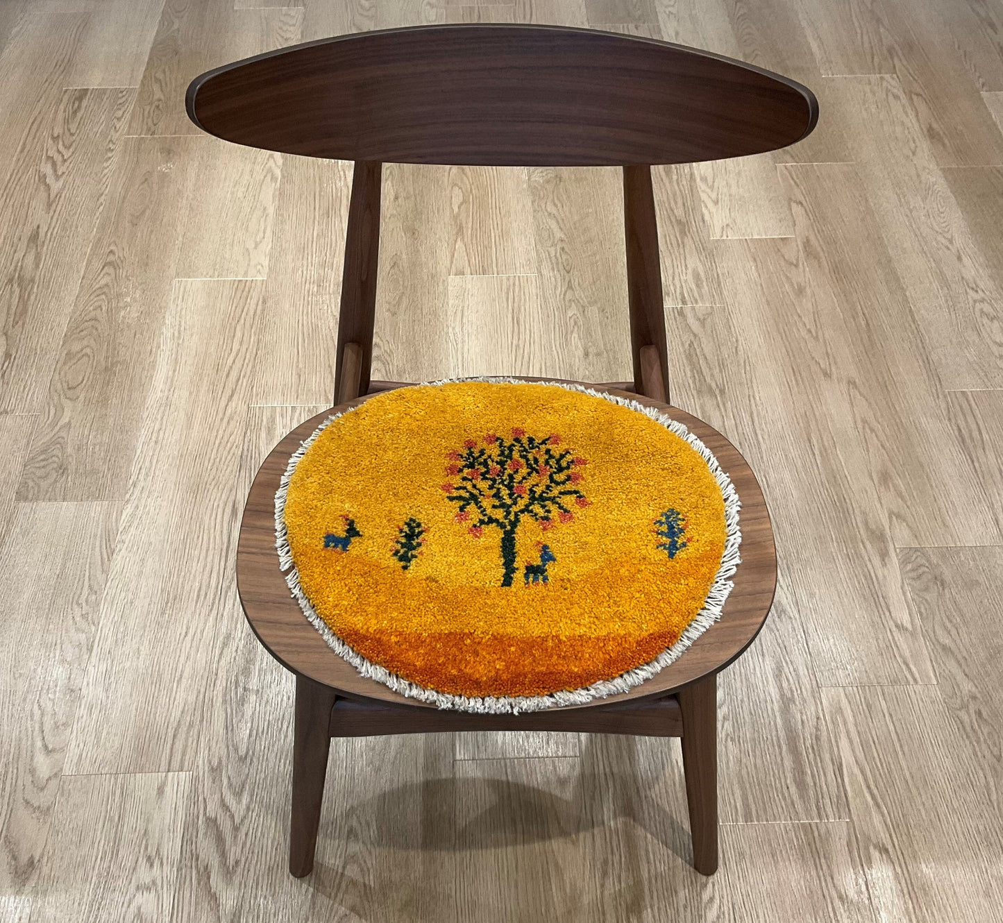 ギャッベ 41cm x 40cm AJ23430